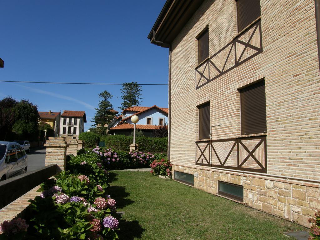 Apartamentos La Marina Ribadesella Extérieur photo